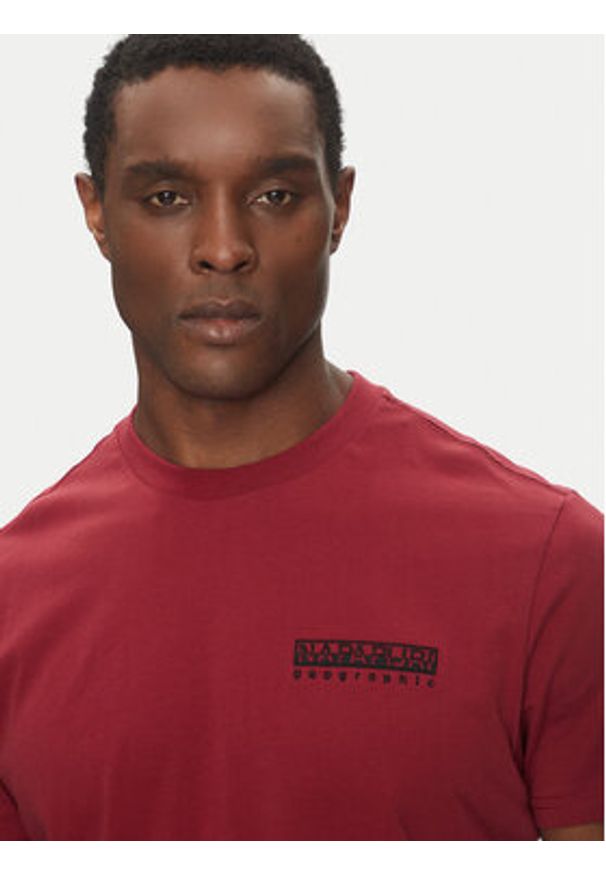 Napapijri T-Shirt S-Vignoni NP0A4ILX Czerwony Regular Fit. Kolor: czerwony. Materiał: bawełna