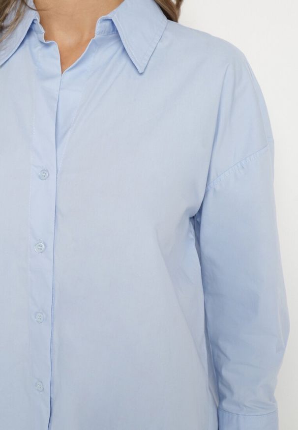 Born2be - Jasnoniebieska Bawełniana Koszula w Klasycznym Stylu Nalaris. Okazja: na spotkanie biznesowe, do pracy. Kolor: niebieski. Materiał: bawełna. Styl: klasyczny