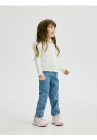 Reserved - Jeansy z haftem Miffy - niebieski. Kolor: niebieski. Materiał: jeans. Wzór: haft #1