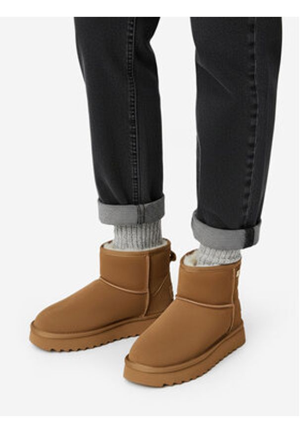 Nine West Śniegowce CEO-NASR-01 Brązowy. Kolor: brązowy. Materiał: zamsz, skóra