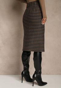 Renee - Czarno-Beżowa Tweedowa Spódnica Ołówkowa w Kratę z Guzikami Aretusa. Okazja: na spotkanie biznesowe. Stan: podwyższony. Kolor: czarny. Styl: biznesowy #5