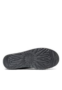 Ugg - UGG W Classic Mini II Buty zimowe damskie. Okazja: na plażę. Kolor: szary. Materiał: materiał. Sezon: zima. Styl: młodzieżowy
