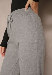 Renee - Szare Spodnie Dresowe Typu Joggery z Polarową Wyściółką Esarae. Stan: podwyższony. Kolor: szary. Materiał: dresówka, polar. Styl: elegancki #4
