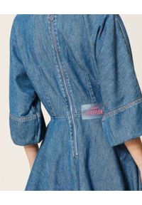 TwinSet - TWINSET - Jeansowa sukienka z bufiastymi rękawami. Kolor: niebieski. Materiał: jeans. Typ sukienki: asymetryczne, rozkloszowane. Długość: mini #2