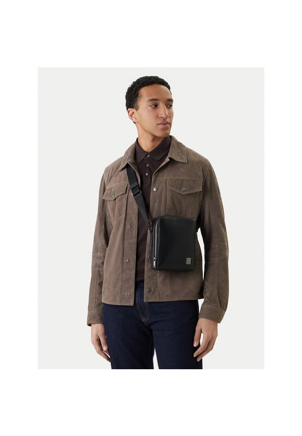 Saszetka Calvin Klein. Kolor: czarny