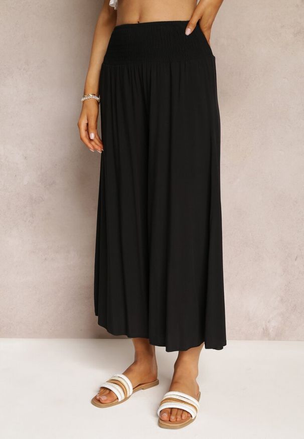 Renee - Czarne Szerokie Spodnie High Waist o Długości 7/8 Rathi. Stan: podwyższony. Kolor: czarny. Materiał: tkanina, wiskoza