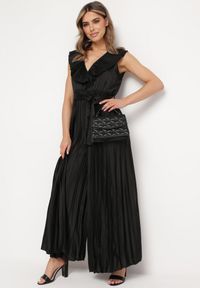 Born2be - Czarny Kombinezon Plisowany Actithoe. Kolor: czarny. Materiał: materiał. Długość rękawa: bez rękawów. Długość: długie. Wzór: jednolity. Styl: elegancki, wizytowy #5