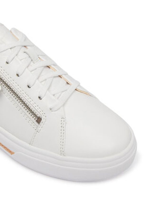 Clarks Sneakersy Hollyrose Zip 26185917 Biały. Kolor: biały. Materiał: skóra