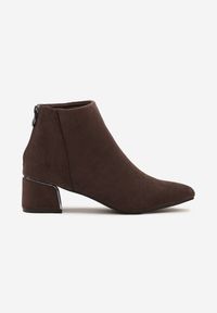 Renee - Brązowe Botki Vices na Słupku o Geometrycznym Kształcie Ferrriva. Okazja: na co dzień. Kolor: brązowy. Wzór: geometria. Obcas: na słupku. Styl: casual, elegancki. Wysokość obcasa: średni #6