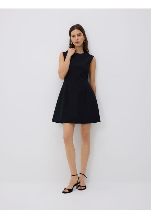 Reserved - Sukienka mini - czarny. Kolor: czarny. Materiał: tkanina, bawełna. Styl: klasyczny. Długość: mini