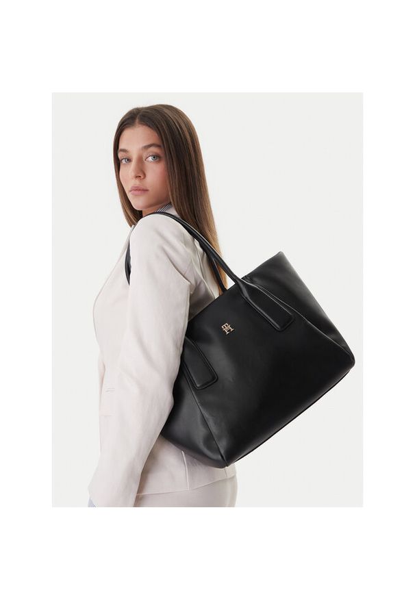 TOMMY HILFIGER - Torebka Tommy Hilfiger. Kolor: czarny