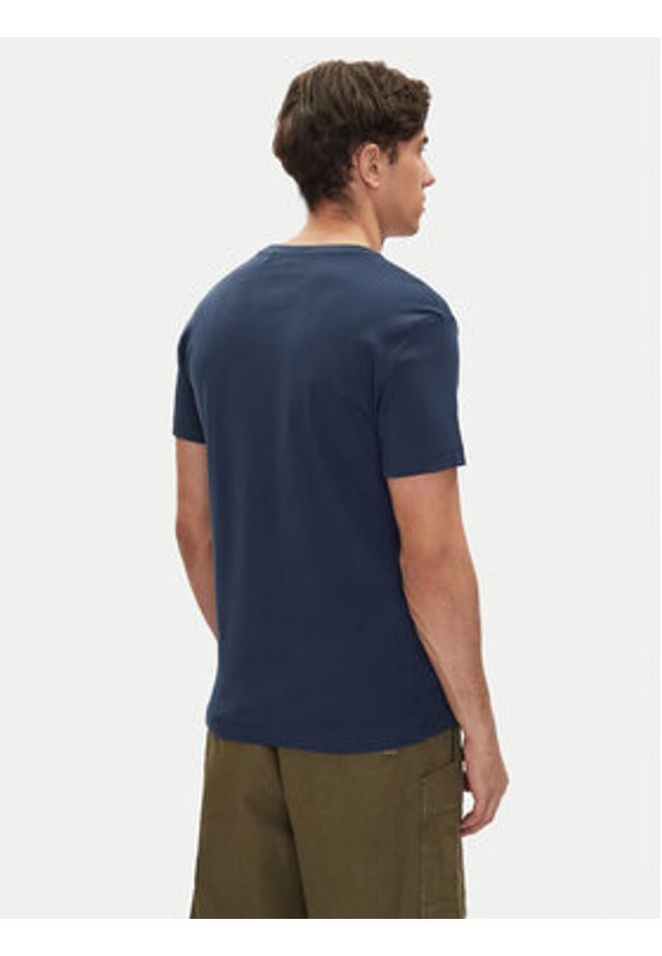 Mustang T-Shirt Allen 1016486 Granatowy Slim Fit. Kolor: niebieski. Materiał: bawełna