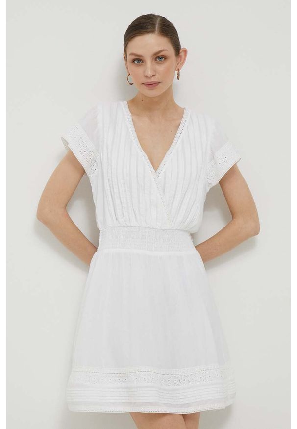 Pepe Jeans sukienka bawełniana kolor biały mini rozkloszowana. Kolor: biały. Materiał: bawełna. Długość rękawa: krótki rękaw. Wzór: haft. Typ sukienki: rozkloszowane. Długość: mini