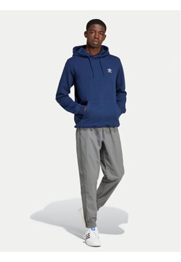 Adidas - adidas Bluza Trefoil Essentials IX7668 Granatowy Regular Fit. Kolor: niebieski. Materiał: bawełna