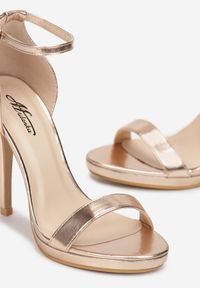 Born2be - Szampańskie Sandały na Szpilce z Otwartym Noskiem Aisits. Nosek buta: otwarty. Zapięcie: pasek. Kolor: złoty. Obcas: na szpilce. Styl: klasyczny #3