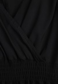 Renee - Czarny Kombinezon z Wiskozy Zotolio. Okazja: na co dzień. Kolor: czarny. Materiał: wiskoza. Długość: długie. Wzór: gładki. Sezon: lato. Styl: elegancki, casual #6