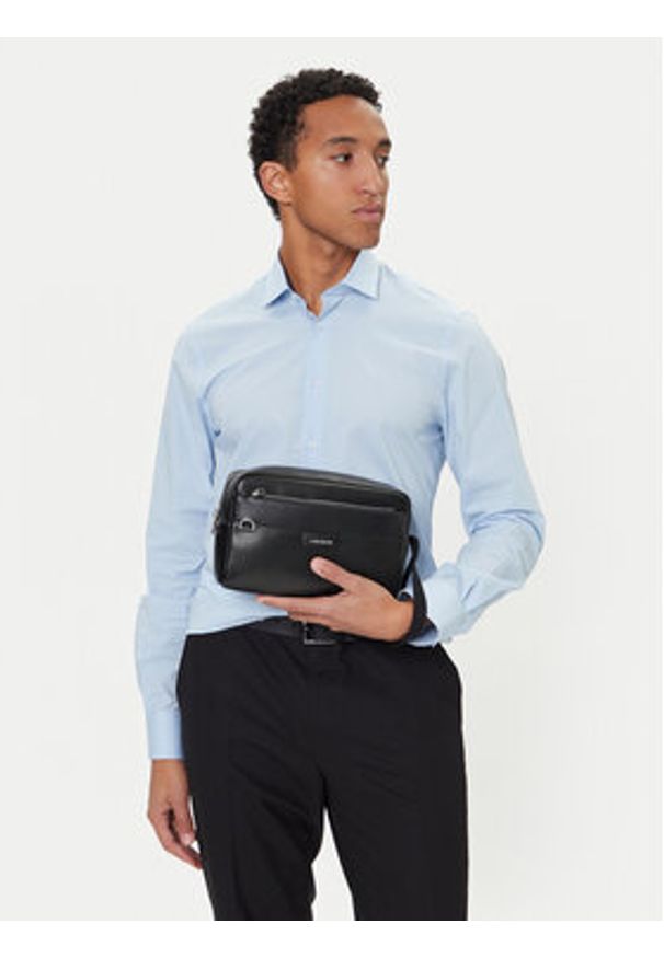 Lacoste Kosmetyczka NH5046OI Czarny. Kolor: czarny. Materiał: skóra