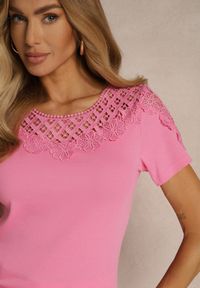 Renee - Fuksjowy T-shirt z Bawełny Ozdobiony Koronką Zareine. Okazja: na co dzień. Kolor: różowy. Materiał: bawełna, koronka. Wzór: aplikacja, koronka. Styl: klasyczny, elegancki, casual #3