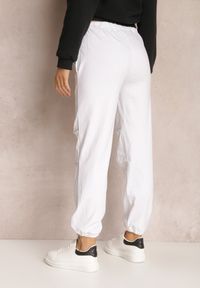 Renee - Białe Bawełniane Spodnie z Marszczoną Gumką w Talii Magu. Kolor: biały. Materiał: bawełna