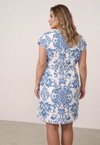 Born2be - Niebieska Pudełkowa Sukienka z Wiskozy w Stylu Casual z Wiązanym Paskiem Tepena. Okazja: na co dzień. Kolekcja: plus size. Kolor: niebieski. Materiał: wiskoza. Sezon: lato. Typ sukienki: proste. Styl: casual #5