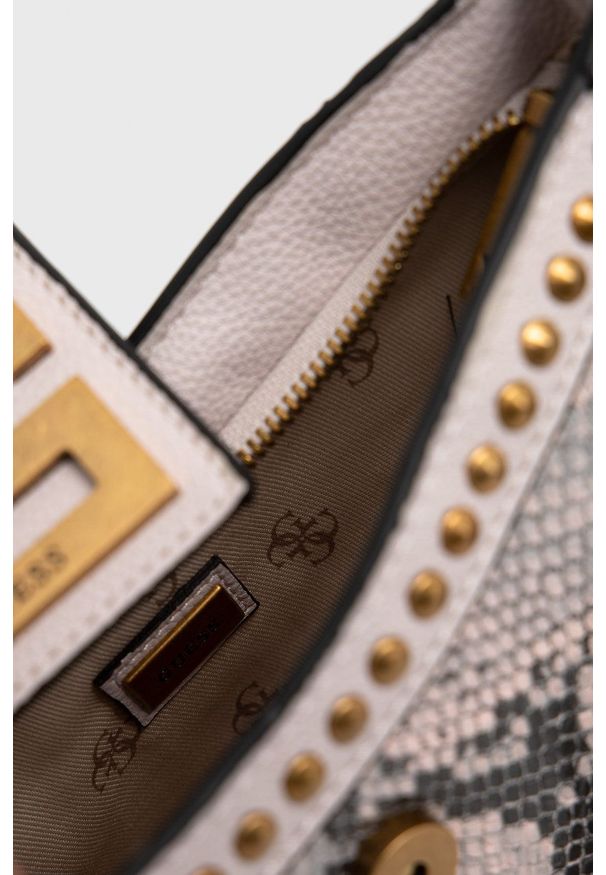 Guess - Torebka. Kolor: różowy. Rodzaj torebki: na ramię