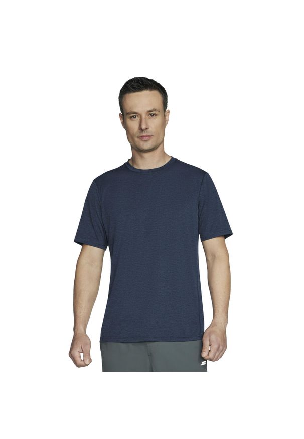 skechers - T-shirt sportowy z krótkim rękawem męski Skechers GO DRI Charge Tee. Kolor: niebieski. Materiał: poliester. Długość rękawa: krótki rękaw. Długość: krótkie