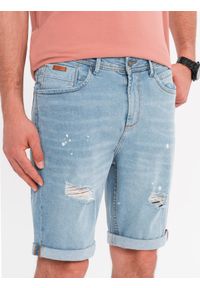 Ombre Clothing - Męskie krótkie spodenki jeansowe z przetarciami i podwiniętą nogawką – jasnoniebieskie V1. Okazja: na co dzień. Kolor: niebieski. Materiał: jeans. Długość: krótkie. Wzór: aplikacja. Sezon: lato. Styl: casual #7