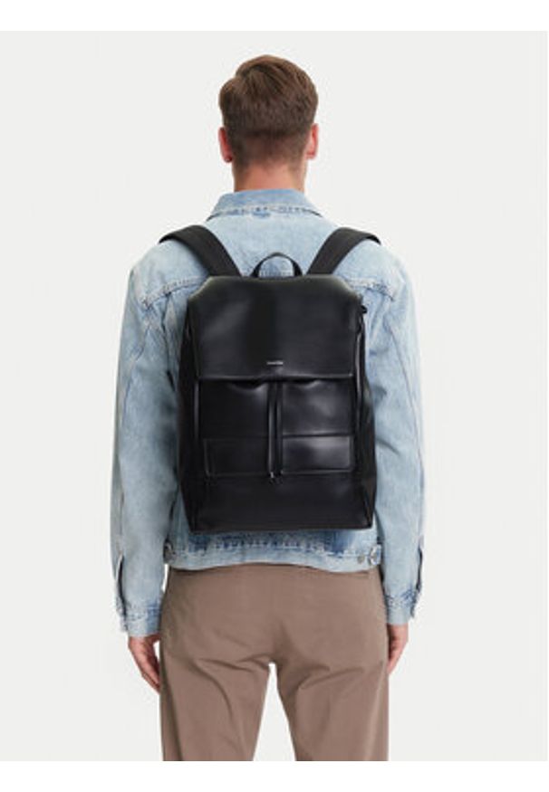 Calvin Klein Plecak Ck Sleek Flap Bp K50K512916 Czarny. Kolor: czarny. Materiał: skóra