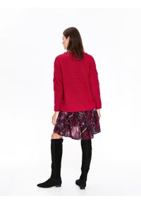 TOP SECRET - Sweter damski oversize. Kolor: różowy. Materiał: dzianina, ze splotem. Wzór: ze splotem. Sezon: zima, jesień #7