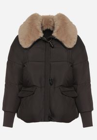 Born2be - Czarna Puchowa Kurtka Pikowana z Futrzanym Kołnierzem Lanivela. Okazja: na spotkanie biznesowe, do pracy, na co dzień. Kolekcja: plus size. Kolor: czarny. Materiał: puch, futro. Styl: biznesowy, casual #4