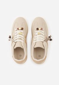 Born2be - Beżowe Sneakersy w Stylu Tenisówek z Koralikami Charnara. Okazja: na co dzień. Kolor: beżowy. Materiał: dresówka. Wzór: aplikacja #5