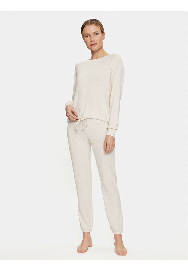 Ugg Komplet sweter i spodnie materiałowe Gable 1117993 Beżowy Relaxed Fit. Kolor: beżowy. Materiał: wiskoza