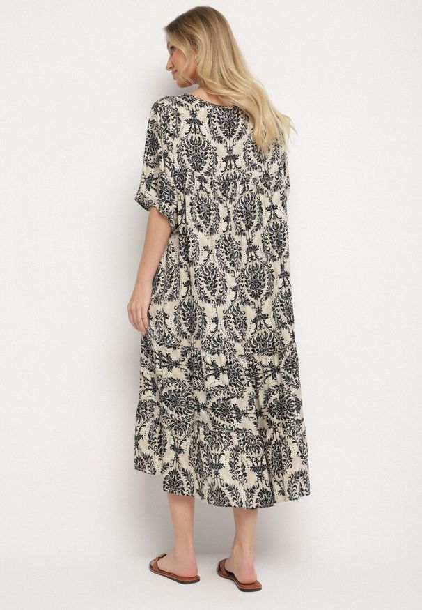 Born2be - Czarna Sukienka z Bawełną w Abstrakcyjny Wzór Filindela. Okazja: na spacer, na co dzień. Kolor: czarny. Materiał: bawełna. Wzór: aplikacja. Styl: casual, elegancki, klasyczny