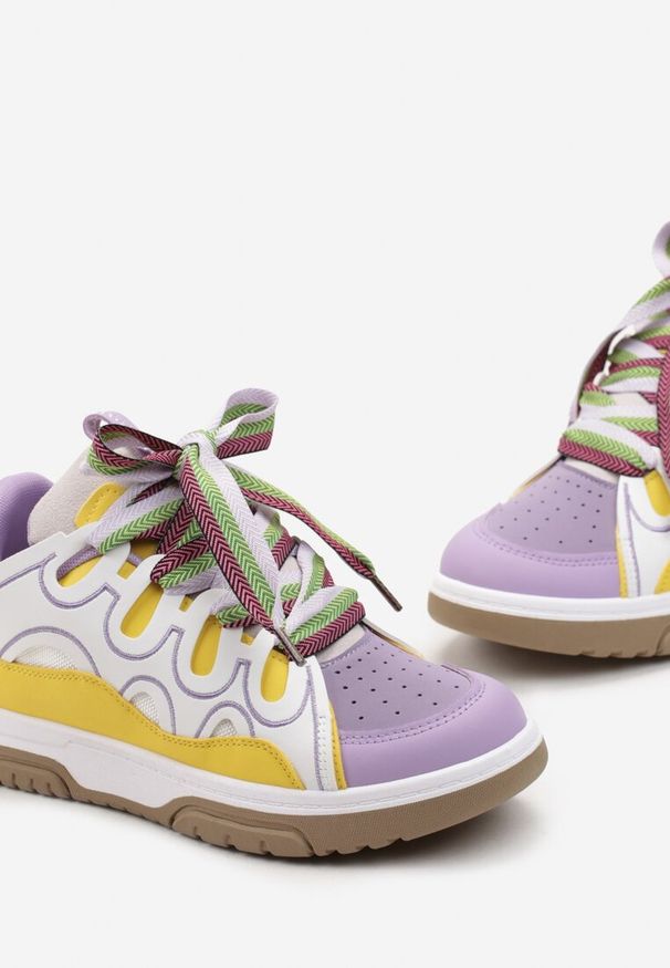 Born2be - Żółto-Fioletowe Sneakersy z Ozdobnym Sznurowaniem i Brokatem Nevesa. Kolor: żółty