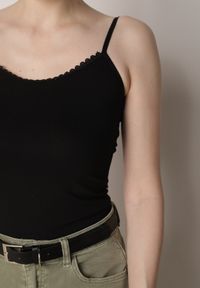 Born2be - Czarny Bieliźniany Top z Bawełny Ozdobiony Koronkową Lamówką Bervina. Kolor: czarny. Materiał: bawełna, koronka. Wzór: aplikacja #8
