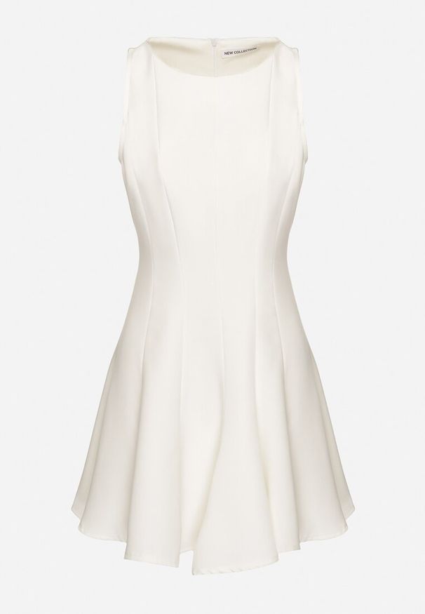 Born2be - Biała Rozkloszowana Sukienka Ozdobiona Przeszyciami Evinini. Kolor: biały. Wzór: aplikacja. Styl: elegancki, klasyczny