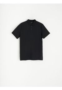 Reserved - Koszulka polo regular - czarny. Typ kołnierza: polo. Kolor: czarny. Materiał: bawełna, dzianina. Wzór: gładki #1