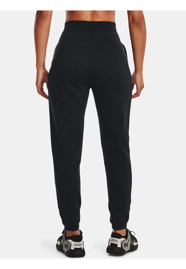 Spodnie fitness damskie Under Armour Essential Script. Kolor: czarny. Materiał: dresówka. Sport: fitness
