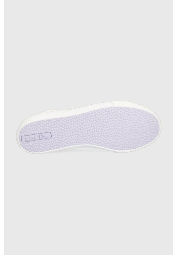 Levi's® - Levi's sneakersy Woodward Refresh S kolor biały. Okazja: na spotkanie biznesowe. Nosek buta: okrągły. Zapięcie: sznurówki. Kolor: biały. Materiał: włókno, guma. Sport: bieganie
