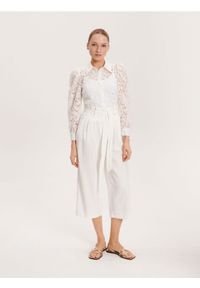 Reserved - Spodnie culotte z wiązaniem - biały. Kolor: biały. Materiał: tkanina, wiskoza. Wzór: gładki