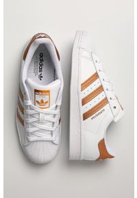 adidas Originals - Buty skórzane Superstar FX7484 FX7484-FTWWHT.COP. Nosek buta: okrągły. Zapięcie: sznurówki. Kolor: biały. Materiał: skóra. Model: Adidas Superstar #5