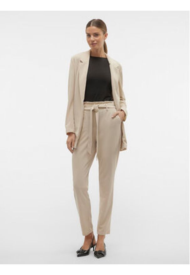 Vero Moda Marynarka Liva 10294482 Beżowy Regular Fit. Kolor: beżowy. Materiał: syntetyk