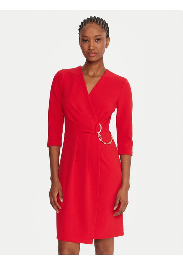 Rinascimento Sukienka koktajlowa CFC0020071002 Czerwony Regular Fit. Kolor: czerwony. Materiał: syntetyk. Styl: wizytowy