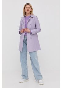 BOSS - Boss Bluza bawełniana damska kolor fioletowy z aplikacją. Okazja: na co dzień. Kolor: fioletowy. Materiał: bawełna. Wzór: aplikacja. Styl: casual