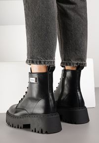 Born2be - Czarne Klasyczne Botki Workery z Aplikacją przy Cholewce Alerhia. Okazja: na co dzień. Kolor: czarny. Materiał: jeans, skóra. Szerokość cholewki: normalna. Wzór: aplikacja. Styl: klasyczny