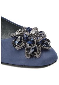 Granatowe Eleganckie Półbuty Armodo Wygodne Wsuwane Obuwie Damskie. Okazja: na co dzień, na spotkanie biznesowe. Zapięcie: bez zapięcia. Kolor: niebieski. Szerokość cholewki: normalna. Wzór: aplikacja. Materiał: zamsz. Obcas: na obcasie. Styl: elegancki. Wysokość obcasa: średni #4