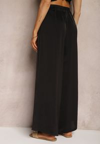 Renee - Czarne Wiskozowe Spodnie Szerokie High Waist Rissalene. Okazja: na spotkanie biznesowe, do pracy. Stan: podwyższony. Kolor: czarny. Materiał: wiskoza. Styl: biznesowy, elegancki #5