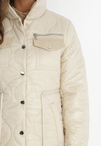 Born2be - Beżowa Kurtka za Kolano z Kołnierzem Pikowana Chloime. Kolor: beżowy. Materiał: materiał #6