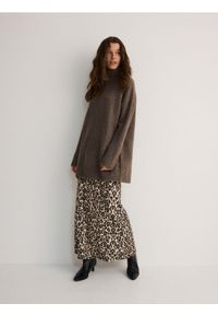 Reserved - Sweter z golfem - brązowy. Typ kołnierza: golf. Kolor: brązowy. Materiał: dzianina, wełna #1