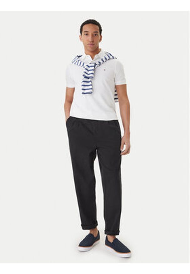 Nautica Chinosy Varuna 2 NCC03963 Czarny Regular Fit. Kolor: czarny. Materiał: bawełna